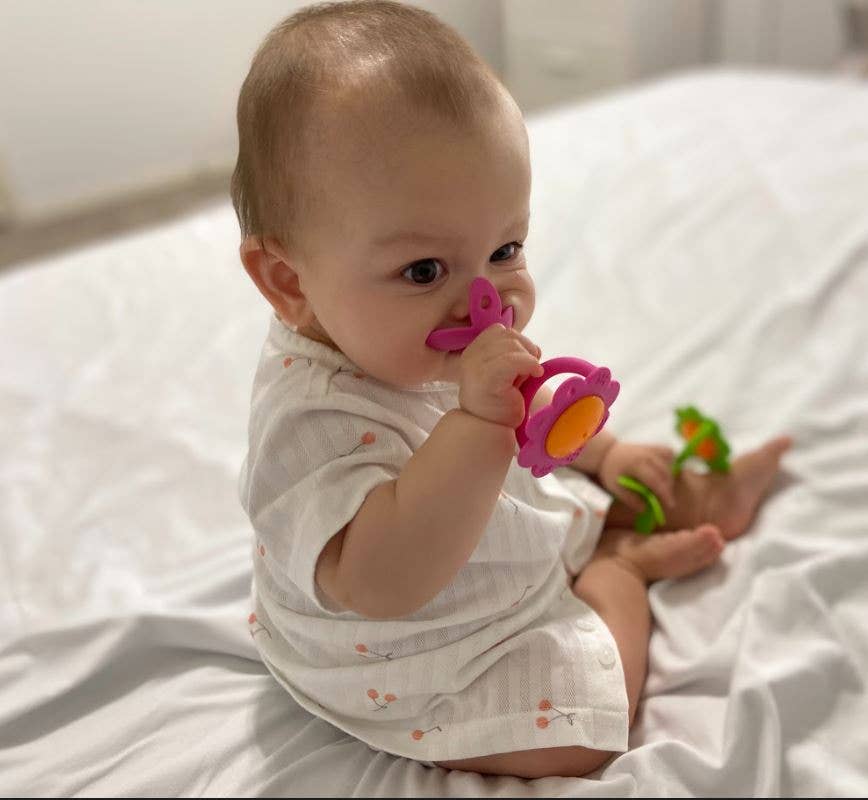 Flower Rattle Teether for Baby Oral Development - Umma Bear Shop